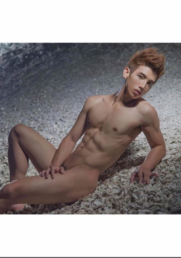 Whoseman-7-平面男模-蔡洋洋---藝術全見版